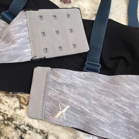 Knix Padded Evolution Bra Reversible Size 1 - Picture 4 of 10